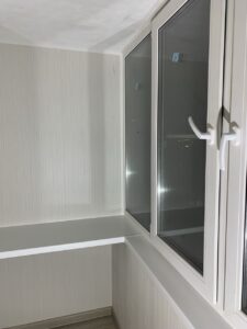 Теплое остекление лоджии Rehau