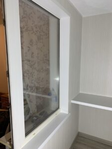 Теплое остекление лоджии Rehau