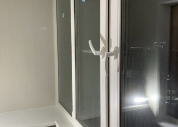 Теплое остекление лоджии Rehau