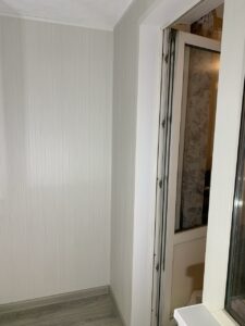 Теплое остекление лоджии Rehau